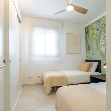 شقة Elegant Urban Living By The In إِستيبونا