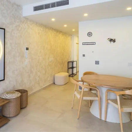 Elegant Urban Living By The In *