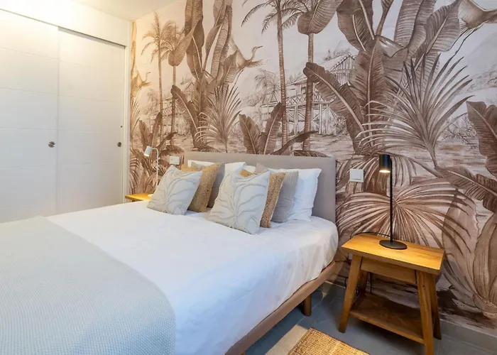 Elegant Urban Living By The In *