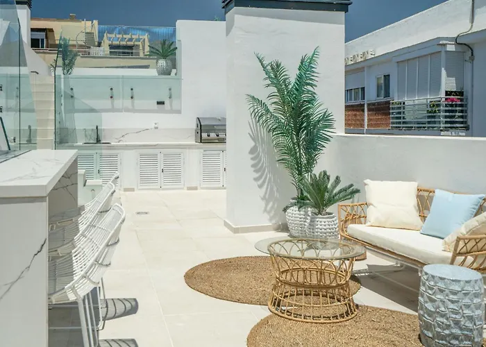 Elegant Urban Living By The In